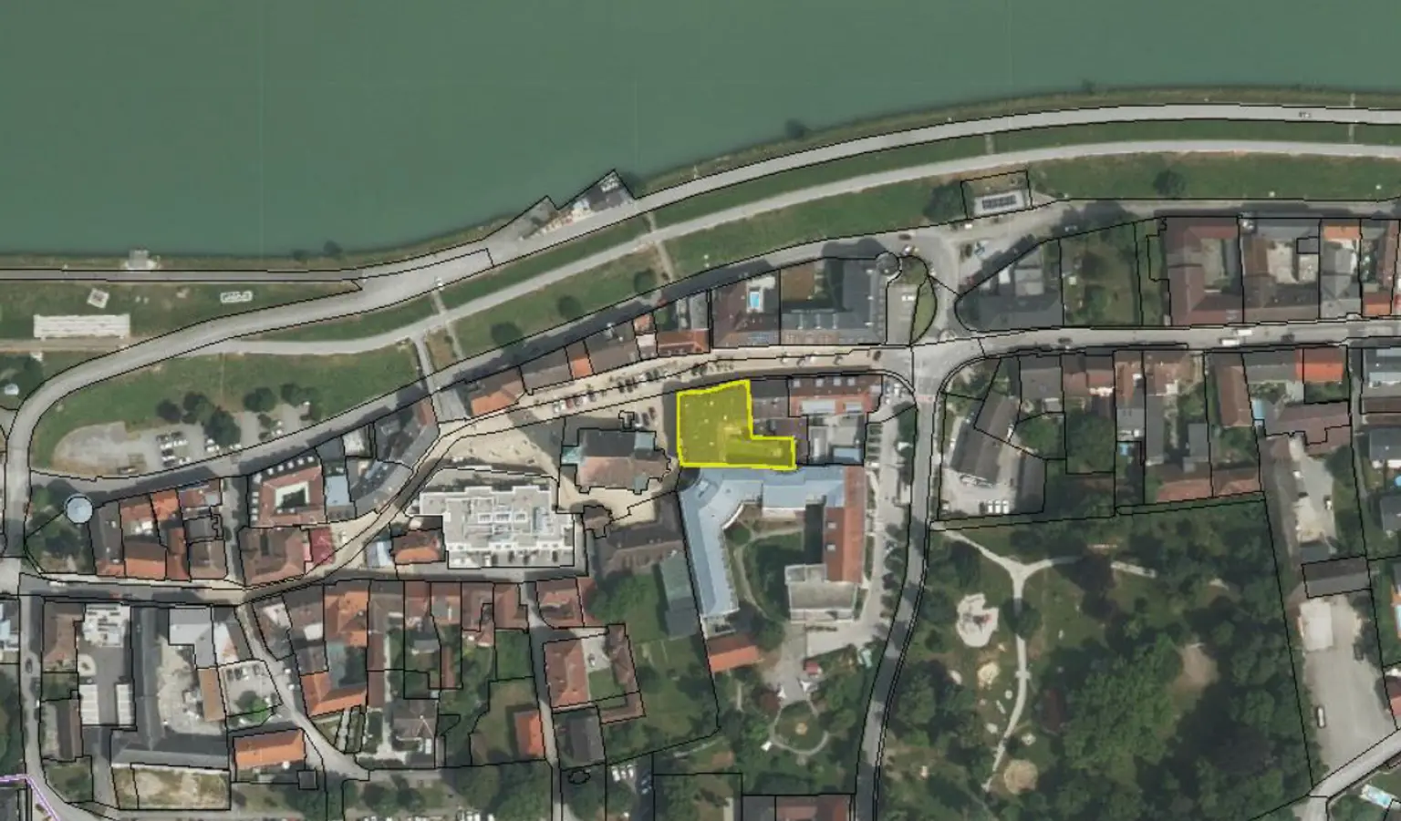 Zentrale 3-Zimmer Wohnung mit Tiefgaragenstellplatz