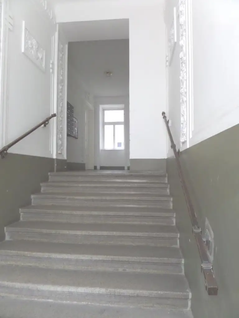 RUHIGE Eigentumswohnung im Jugendstilhaus!