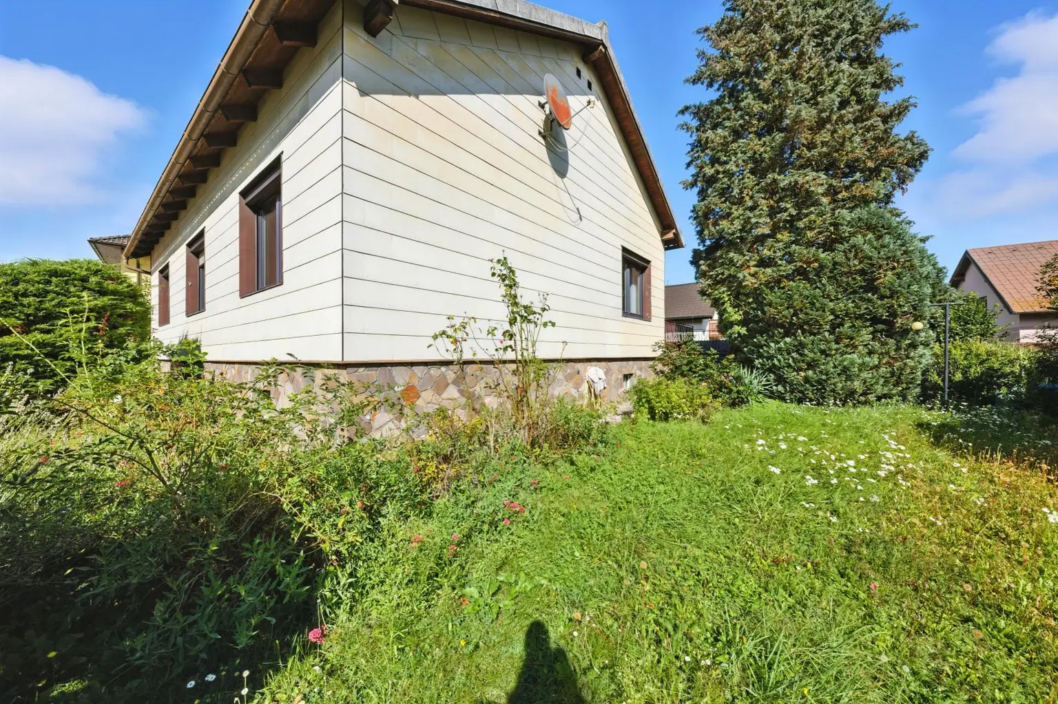 Ihr neues Zuhause: Einfamilienhaus mit vielseitigem Ausbaupotenzial in familienfreundlicher Stadtlage!