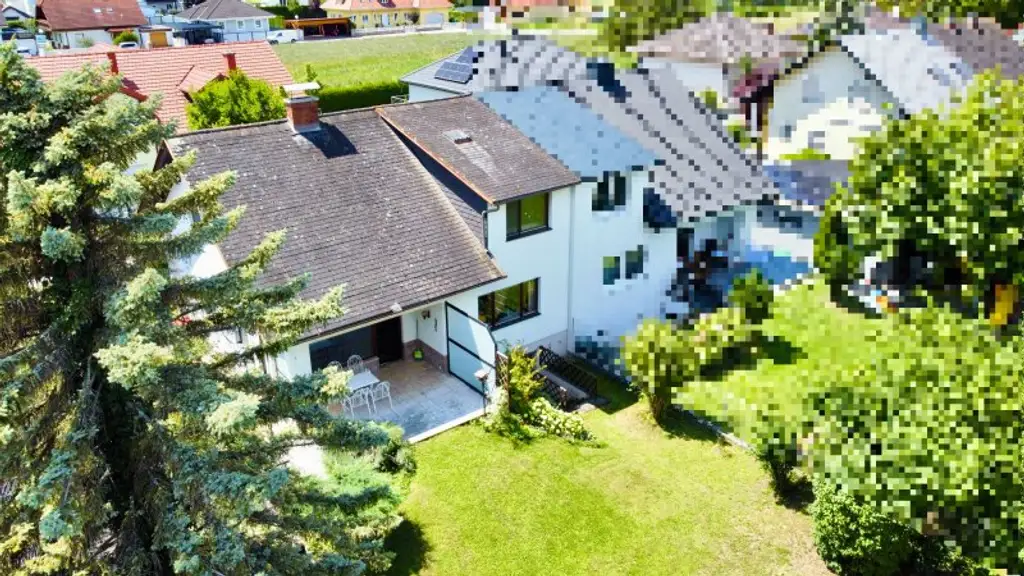 Bemerkenswertes Einfamilienhaus mit viel Entwicklungsmöglichkeit | Pool | Sauna | großer Garten