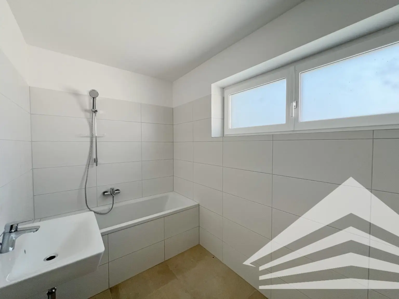 Hochwertig ausgestattete 3-Zimmer Wohnung mit großem Balkon in Puchenau!