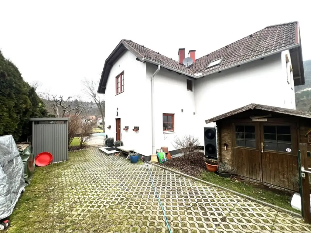 (!) Familienhit mit Charme - gut geschnittene Doppelhaushälfte mit Garten & Pool in Gaaden (!)