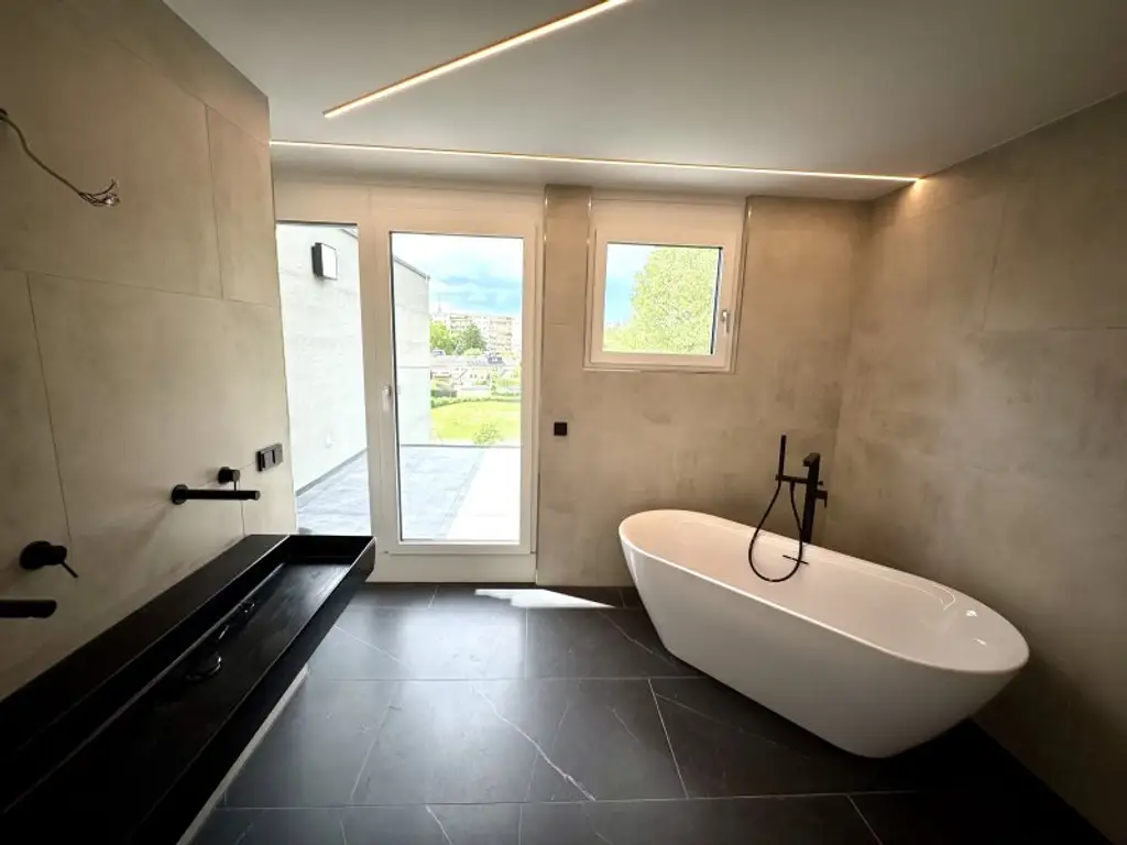 PENTHOUSE LIVING - 5 TERRASSEN - AUSBLICK - WÄRMEPUMPE - DECKENKÜHLUNG - NÄHE U1!