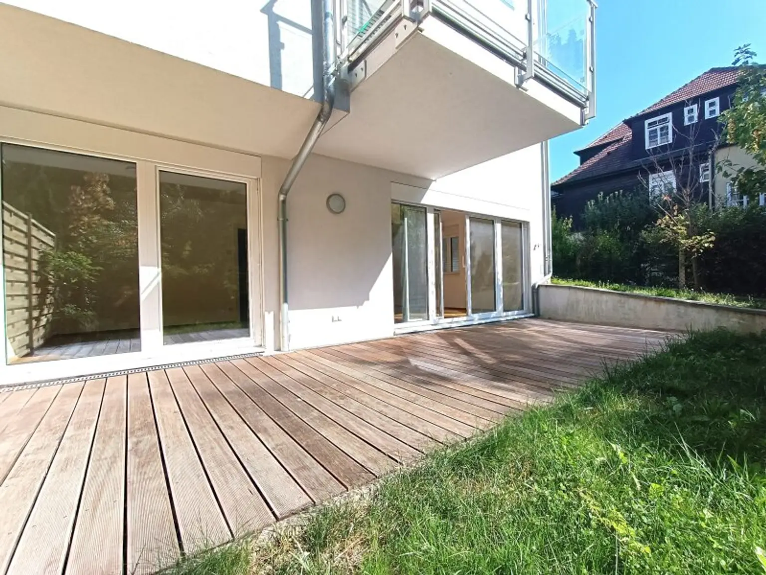 Wohn(t)raum im Grünen! Großzügige Neubau-Wohnung mit Garten inkl. PKW-Stellplatz im 19. Bezirk! Wohnküche! 2 Zimmer! Terrasse! Fußbodenheizung!