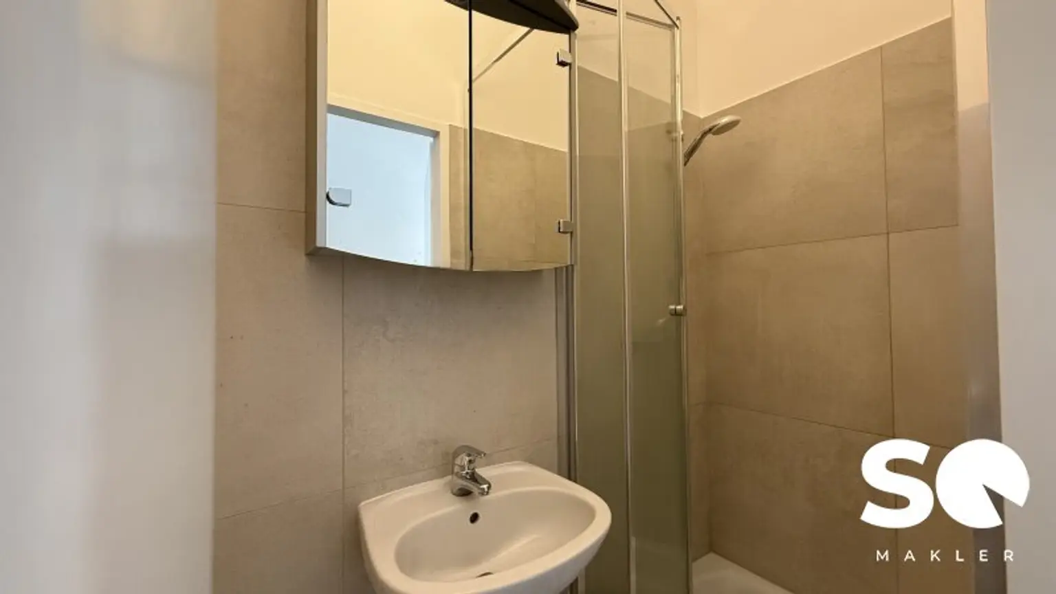 # SQ -TOP sanierte 1-Zimmer-Altbauwohnung in  1210 Wien