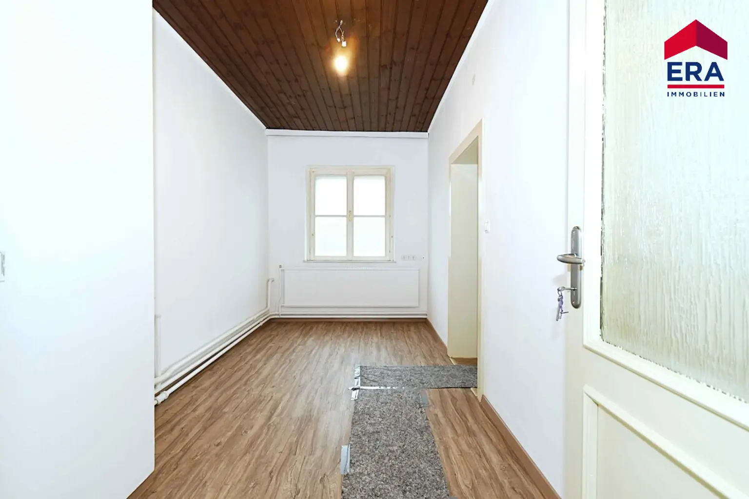 Sanierter Bauernhof mit zwei Wohnungen und großem Grundstück –ideal für Pferdeliebhaber und Familien