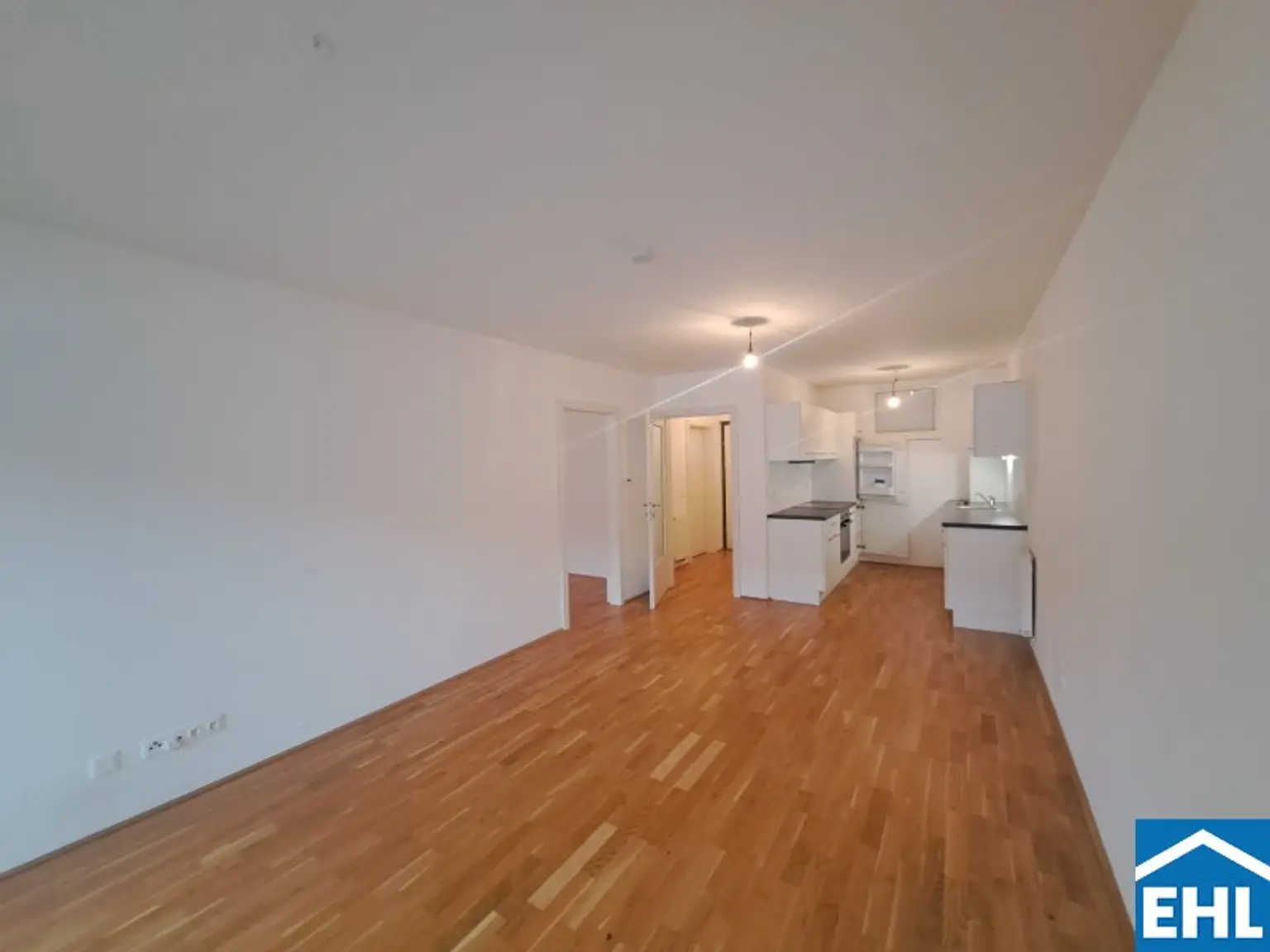Schöne 2 Zimmer Wohnung mit Balkon in zentraler Lage