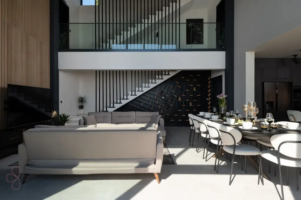 Exklusivität direkt am Meer – Moderne Luxusvilla bei Zadar mit 6 Suiten & Investmentpotenzial