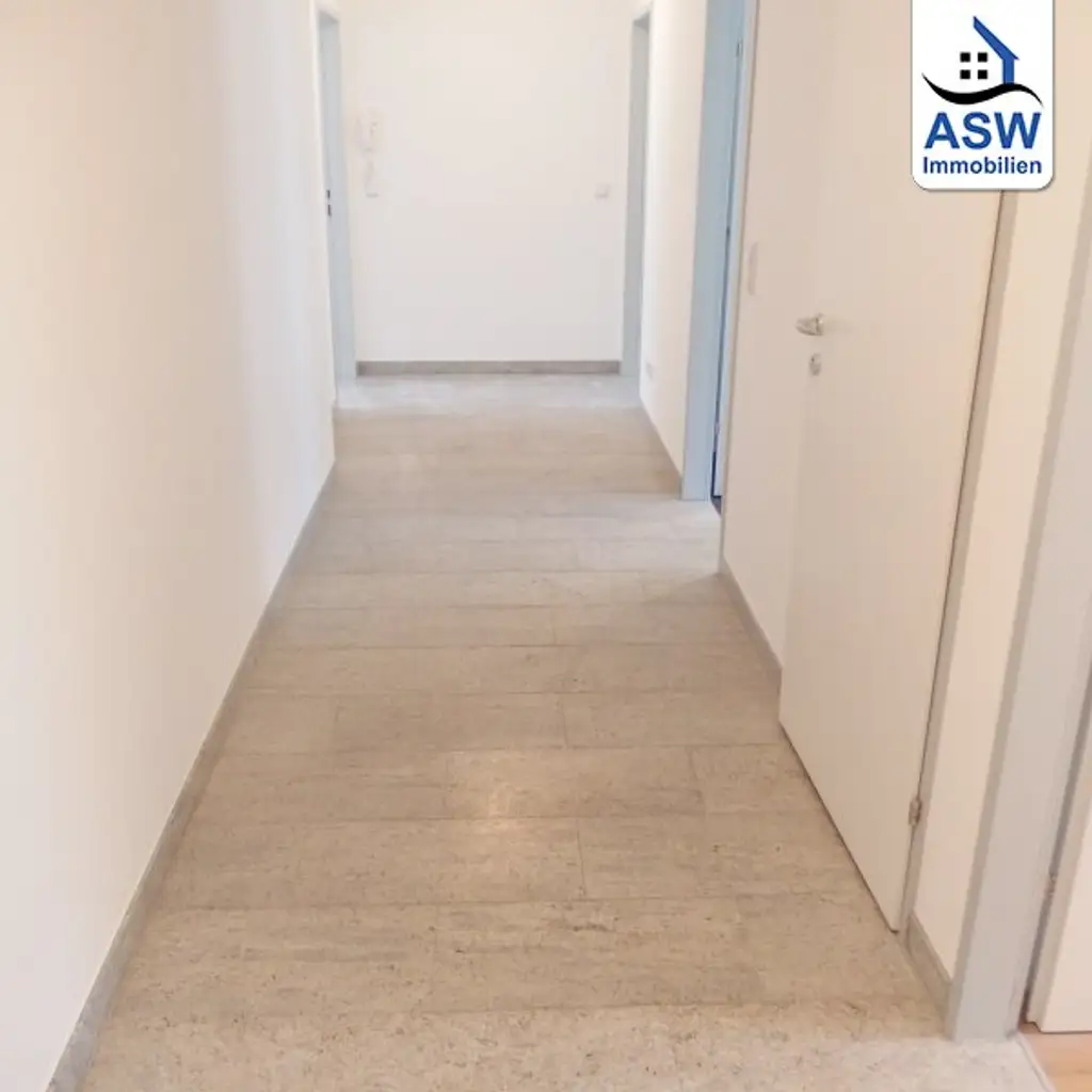 Wunderschöne 3-Zimmer Dachgeschoßwohnung mit Balkon in U-Bahn-Nähe (U3)