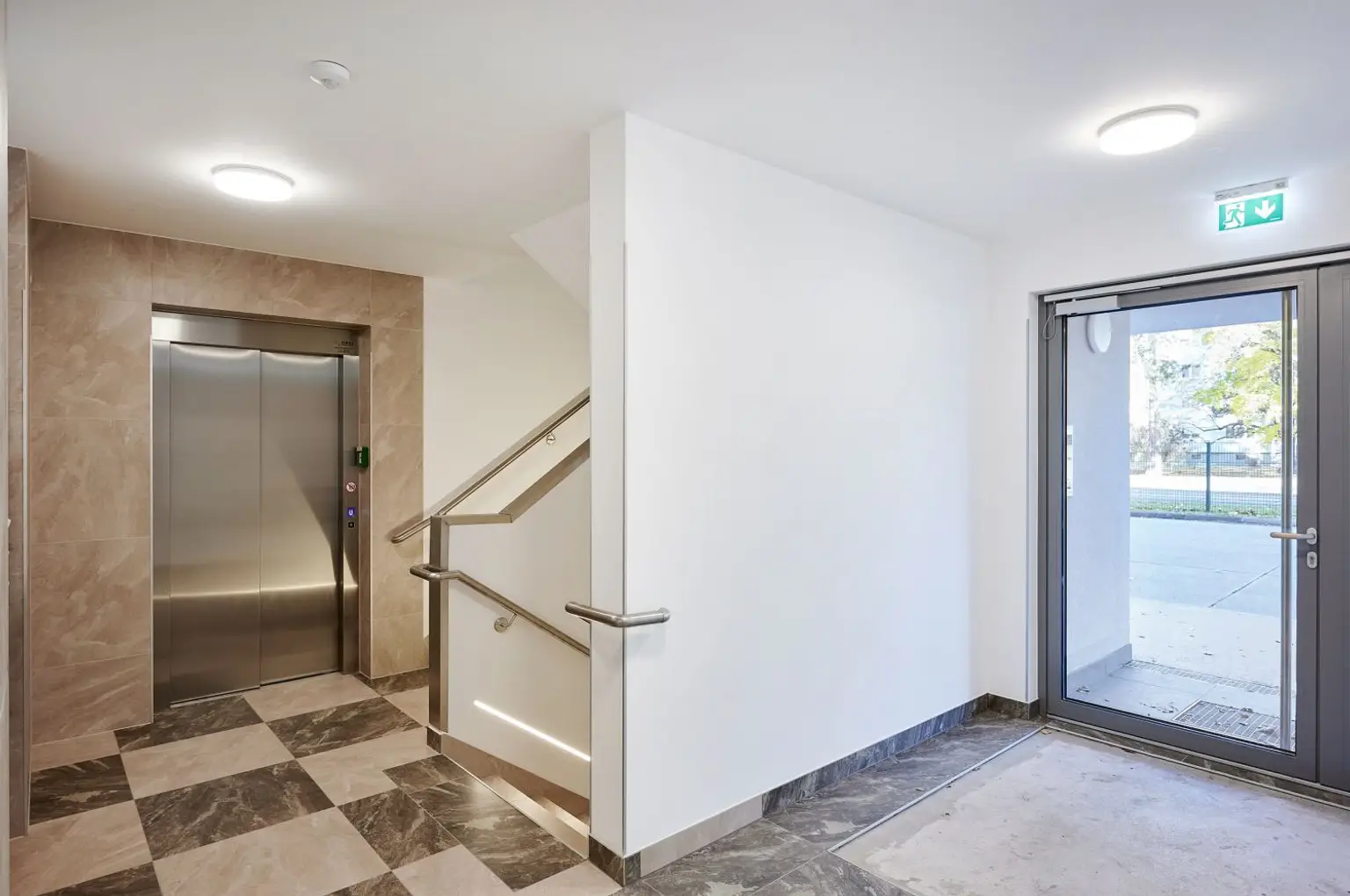 2-Zimmer-Erstbezug mit Innenhof-Balkon – Anleger oder Eigennutzer