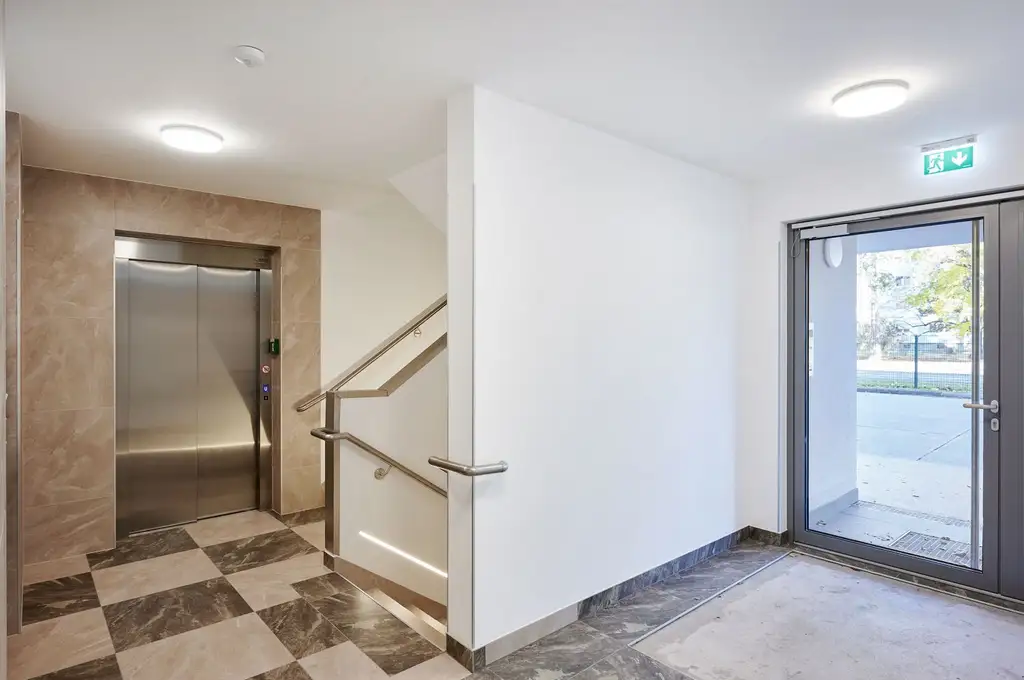 2-Zimmer-Erstbezug mit Innenhof-Balkon – Anleger oder Eigennutzer