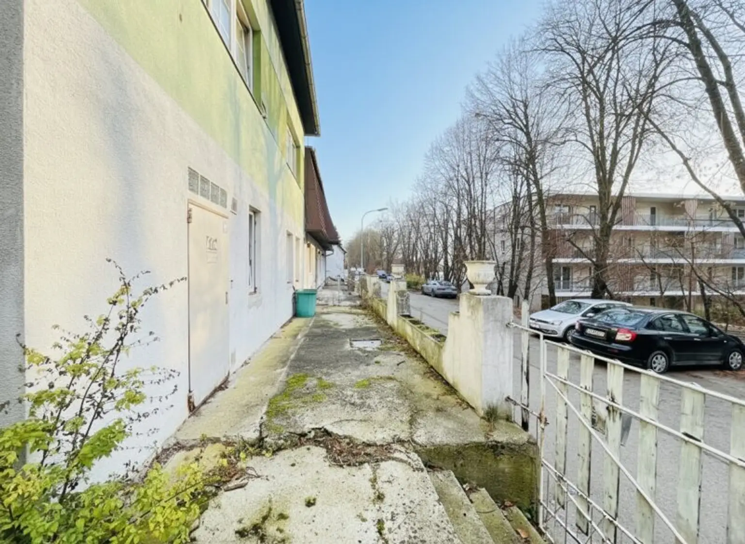 Terrasse / Eingang Ost