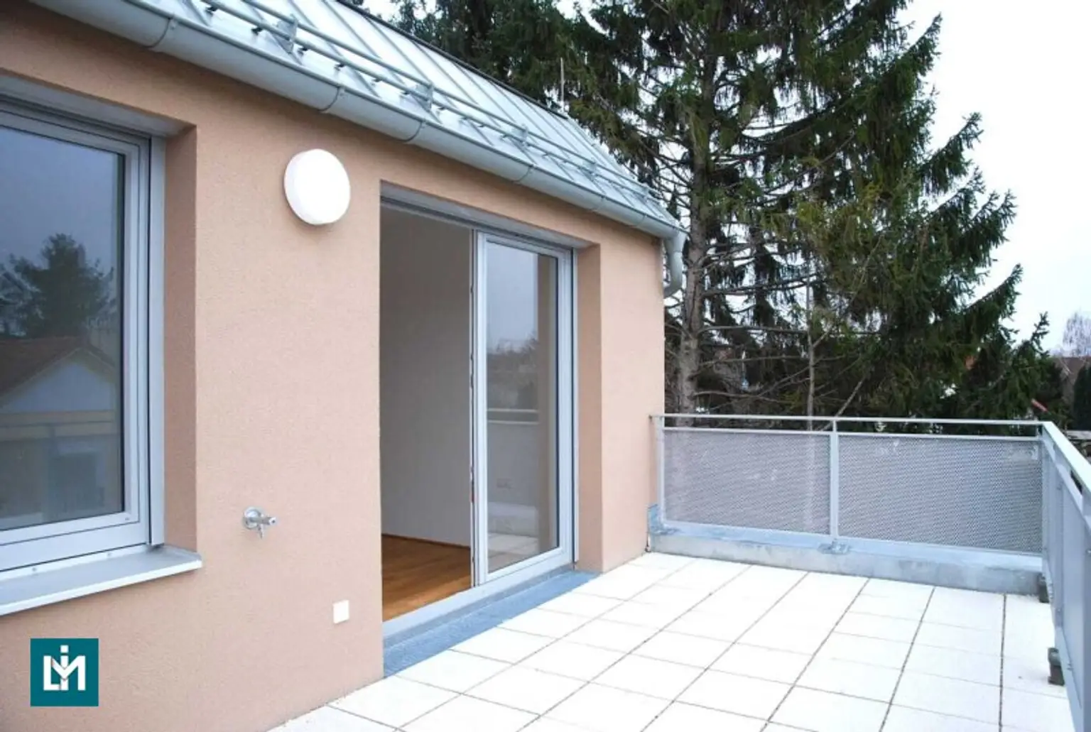 Provisionsfreie Dachgeschoss-Terrassen-Wohnung inkl. Tiefgaragenplatz und flexibler Raumgestaltung in Grünruhelage