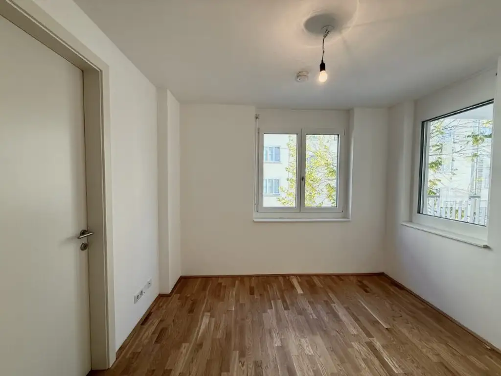 schöne 2-Zimmer Wohnung in ruhiger Lage mit guter Infrastruktur- nahe U4 Hietzing - ab 01.01.2026