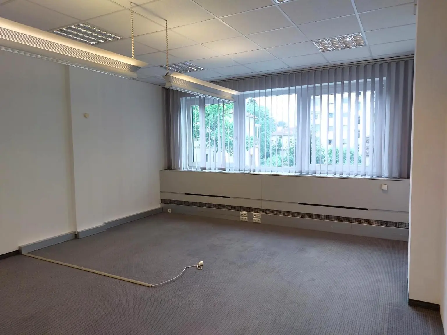 BHA 01B06 Büro 3_Besprechungsraum