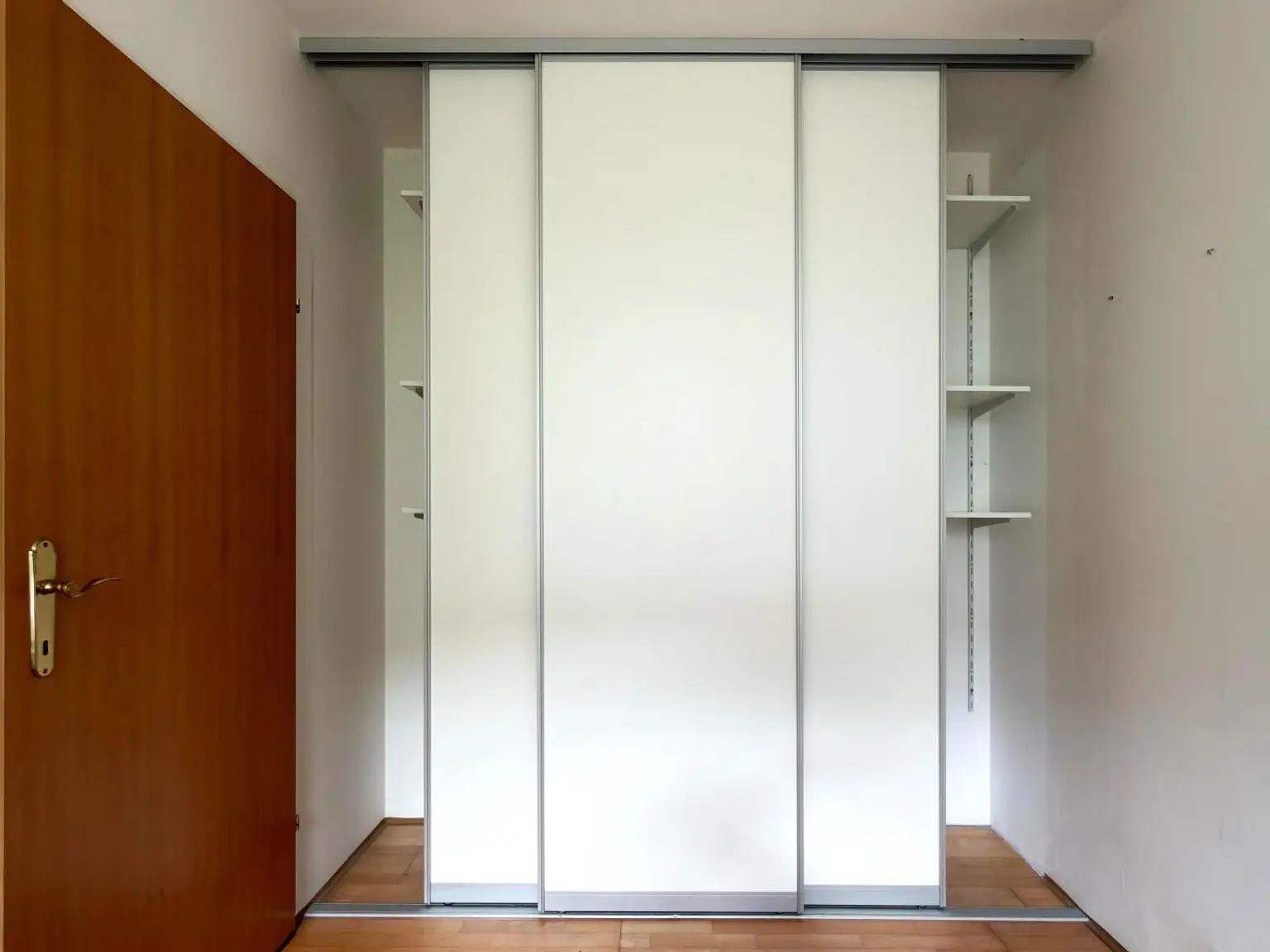 07 Wandschrank