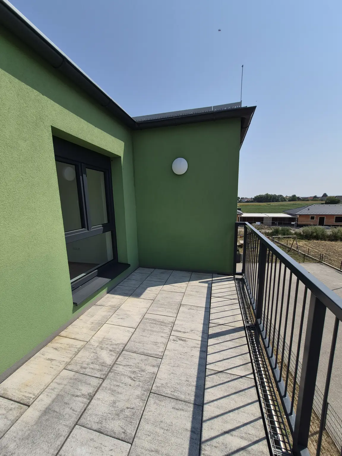 Wohnkomfort mit Aussicht: Ca. 60 m² 3-Zimmer-Wohnung und sonniger 12 m² Südwest-Eckbalkon