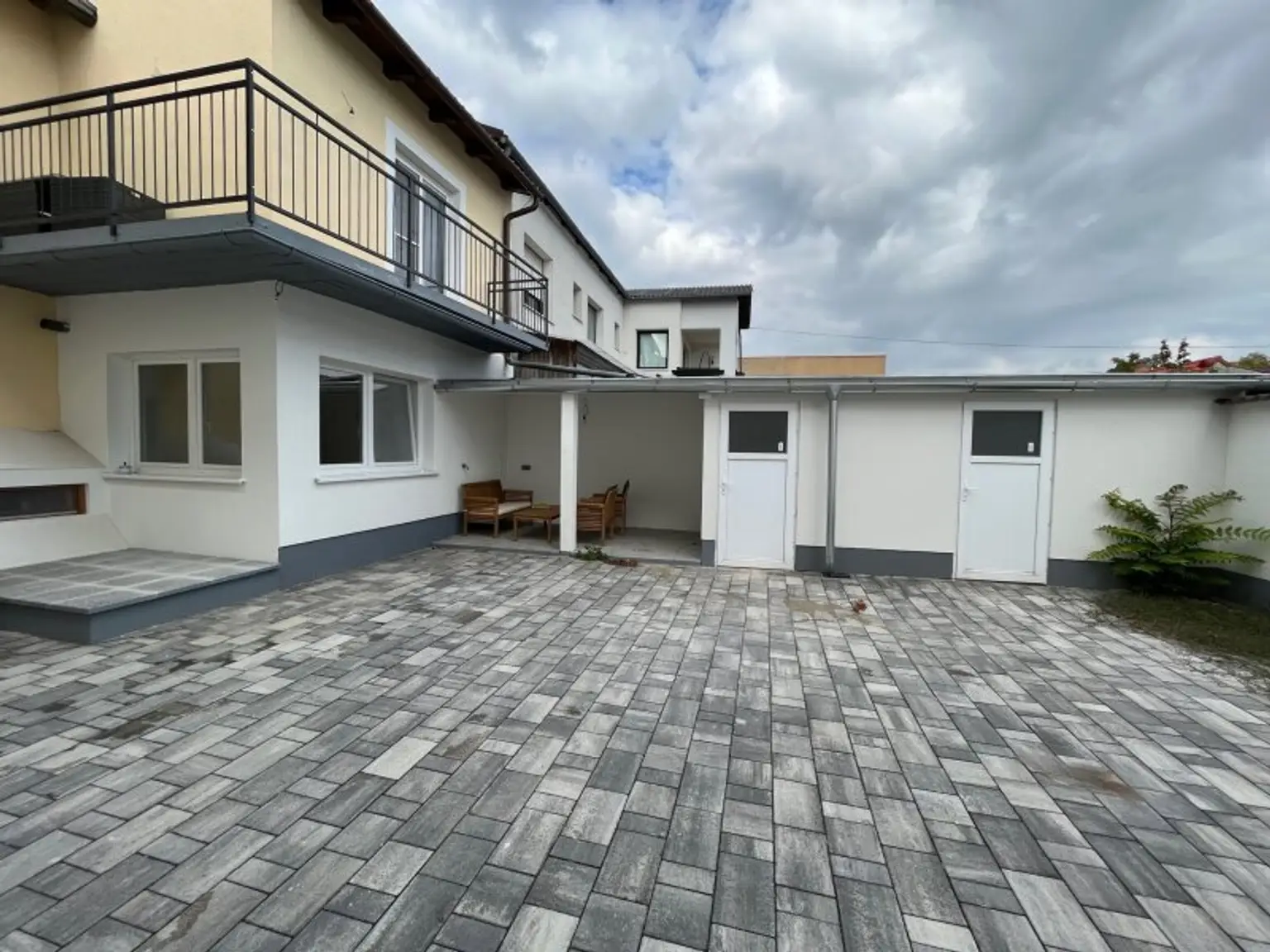 Neusiedl am See - Zweifamilienhaus Nahe Ortszentrum, Ruhelage