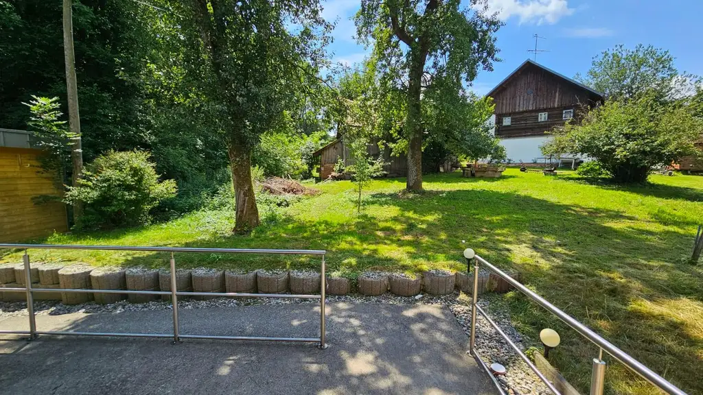 Innviertel-Highlight! Schöner neuwertiger Bungalow mit gr. Garage und schönem Garten in Eggerding nahe Andorf und Schärding zu verkaufen!