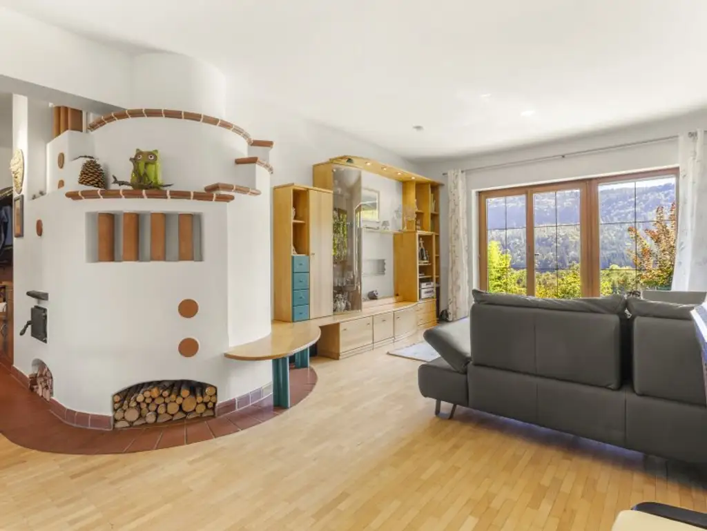 Charmanter und schöner 130m² Architekten-Bungalow in Keutschach Nähe Rauschelesee in Aussichtslage