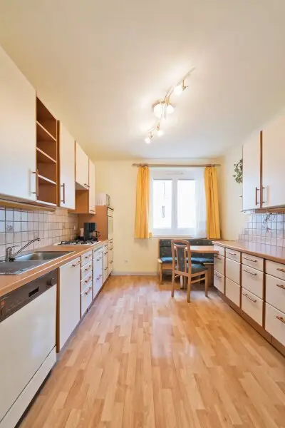 Helle, gepflegte Wohnung mit flexiblem Grundriss - Potenzial für bis zu 3 Schlafzimmer - Nähe U4/U6, sowie Bahnhof Meidling!