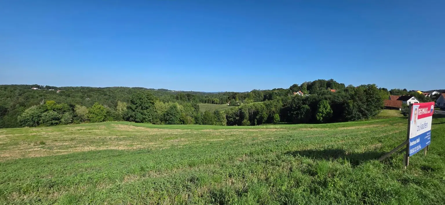 Baugrundstück mit viel Sonne im oststeirischen Hügelland 15 km von Graz!