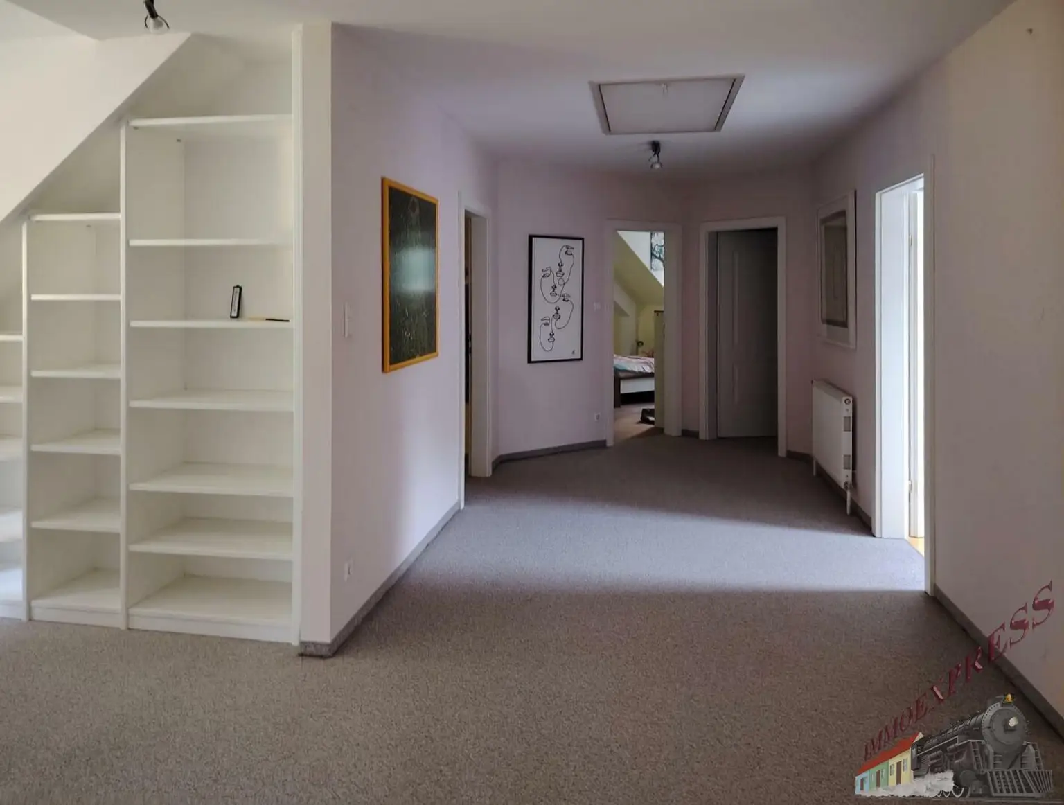 Tolle Villa mit neuer PV-Anlage bietet viel Platz und ruhige, grüne Umgebung – 38 min zur Stadtgrenze Wien!
