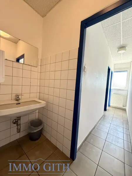 950 m² Lager + 355 m² Büro in 1230 Wien (Talpagasse) zu mieten! – Top-Anbindung, videoüberwacht, flexibel nutzbar
