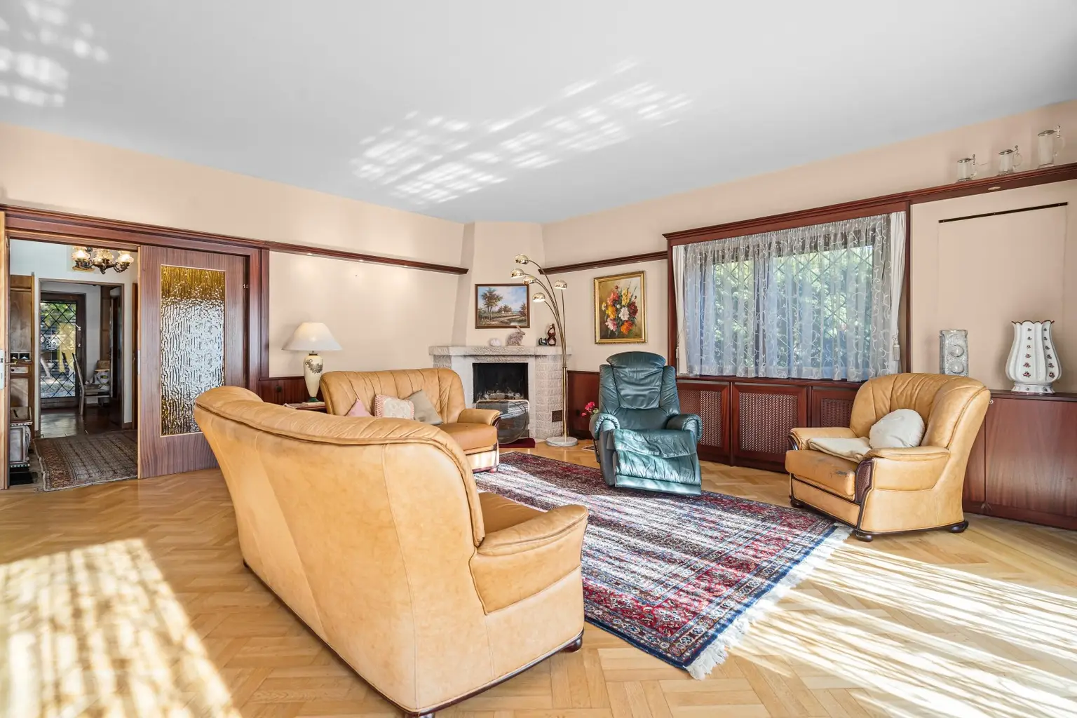 "Lage, Lage, La(n)genzersdorf! - Haus mit Pool auf Eigengrund"