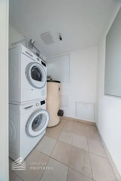 Wunderschöne 4 - Zimmer Wohnung mit Terrasse und Garten