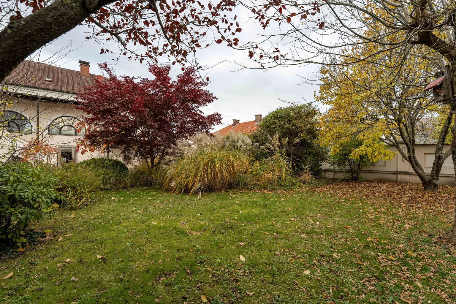 ** Historisches Johanniterhaus am Heldenplatz – mit Innenhof und Gartenbereich **
