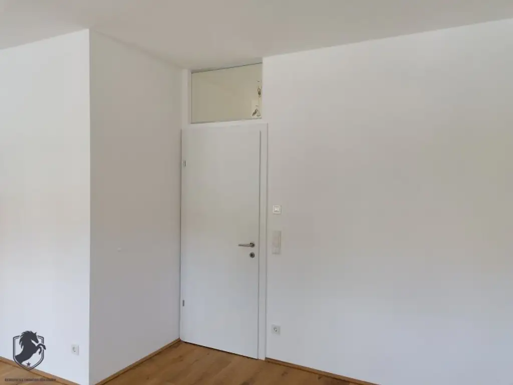 Moderne Etagenwohnung mit Terrasse und Stellplatz in 1140 Wien