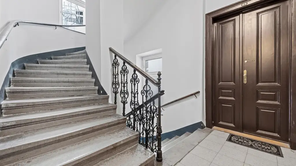 Stilvoll renovierte Altbauwohnung im 3.Bezirk. Citynaher Lifestyle mit besonderem Flair.