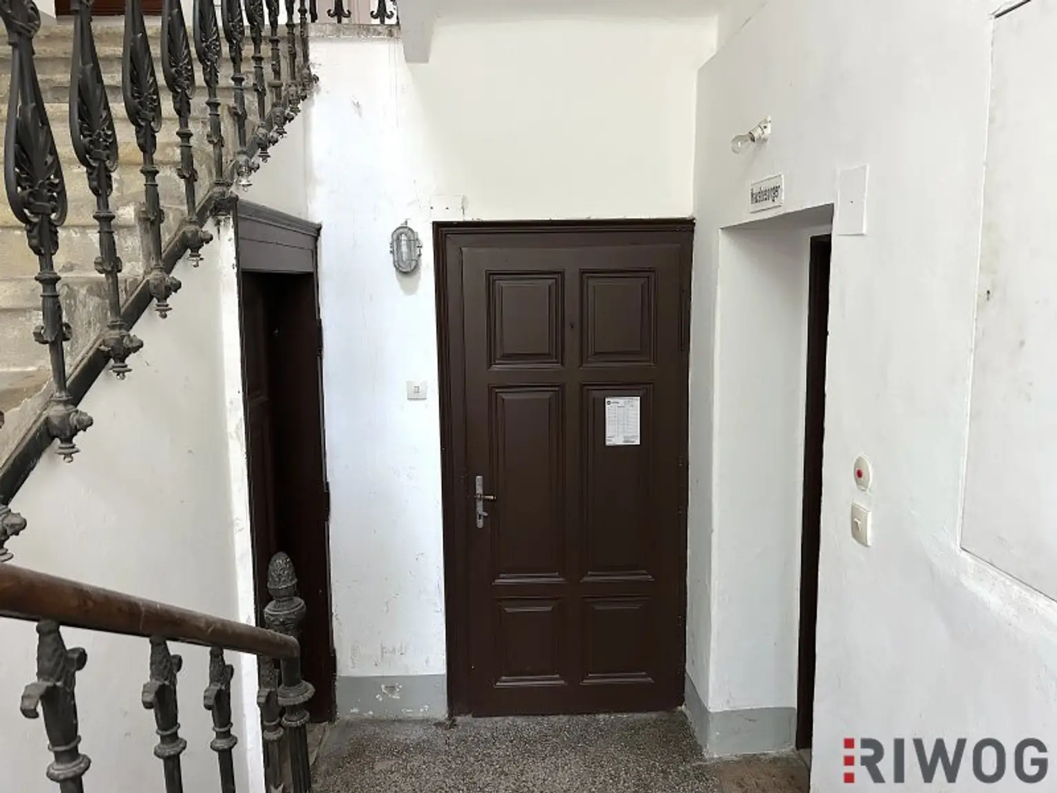 RARITÄT | Gewerbliches Apartment mit baubewilligter Planung | Komplett hofseitig | In Gehweite zum 1. Bezirk | Repräsentatives Jahrhundertwendehaus