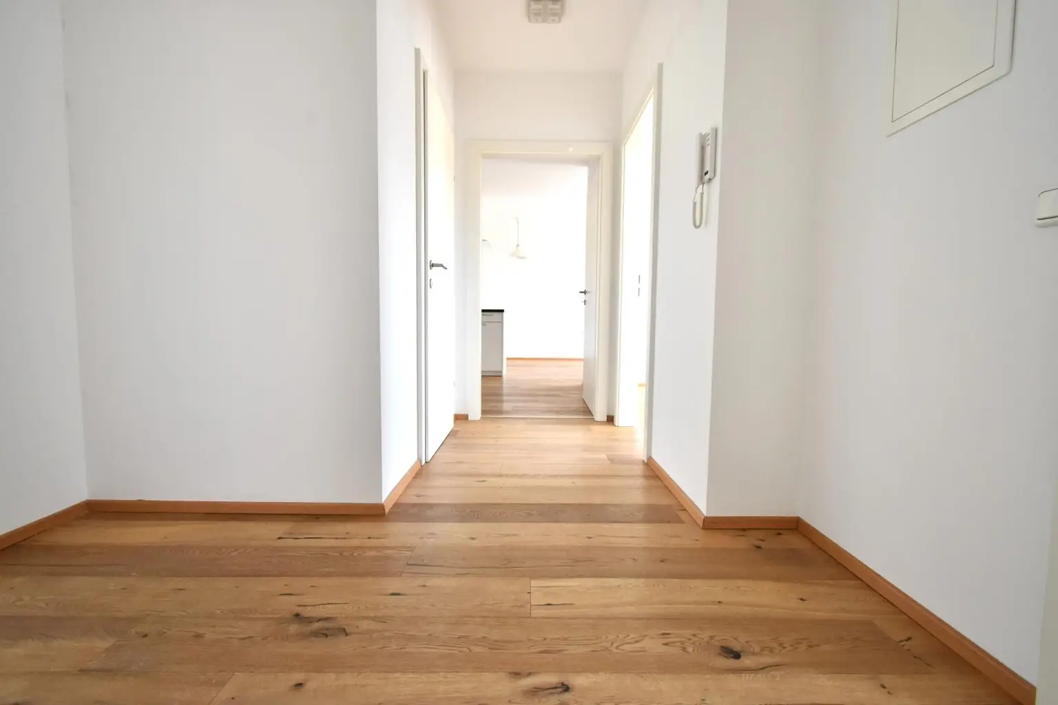 Barrierefreie Eigentumswohnung mit Küche und Tiefgaragenstellplatz im Zentrum von Steyr!