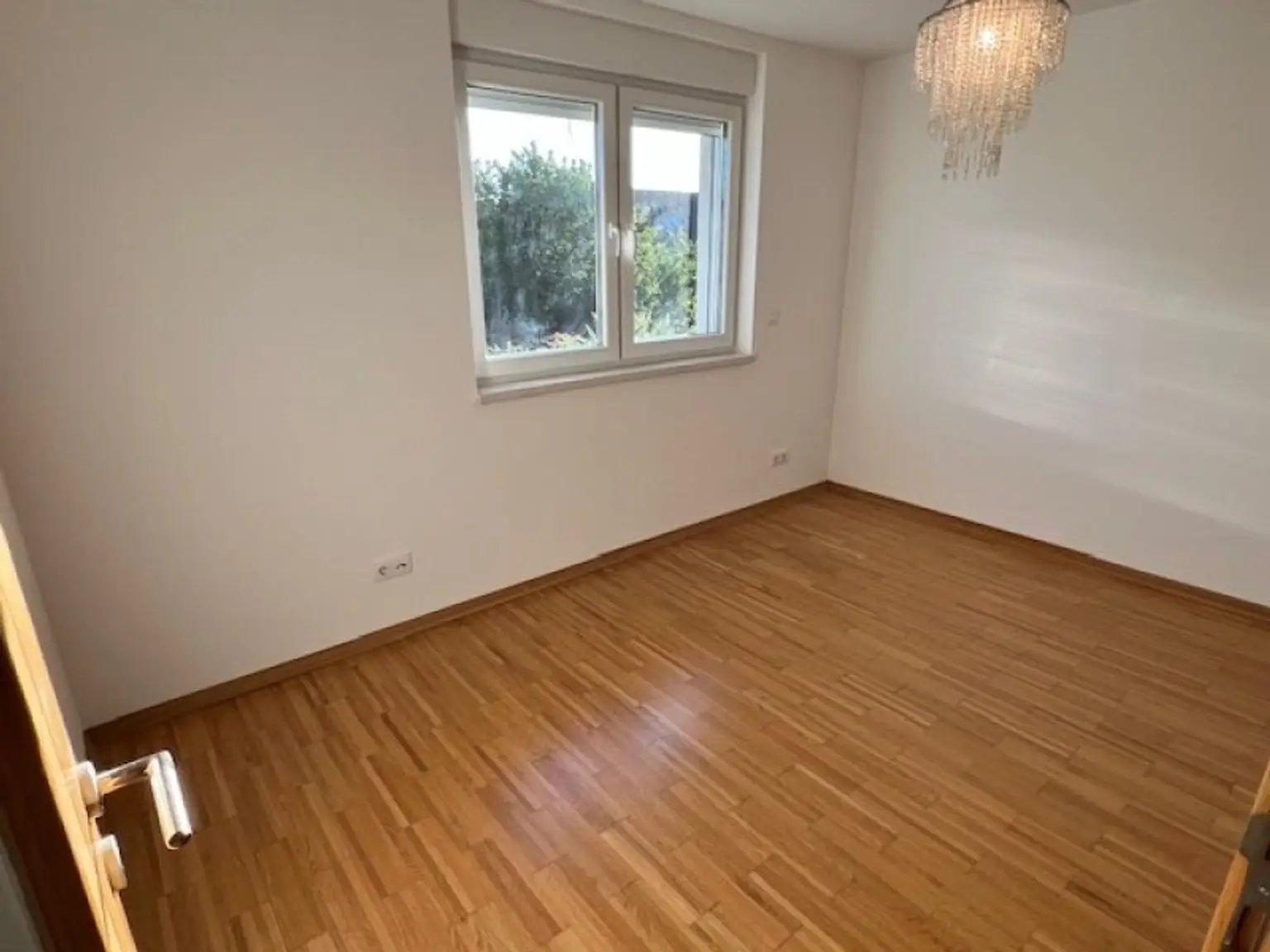 Moderne Doppelhaushälfte Nähe Wien mit 5 Schlafzimmern