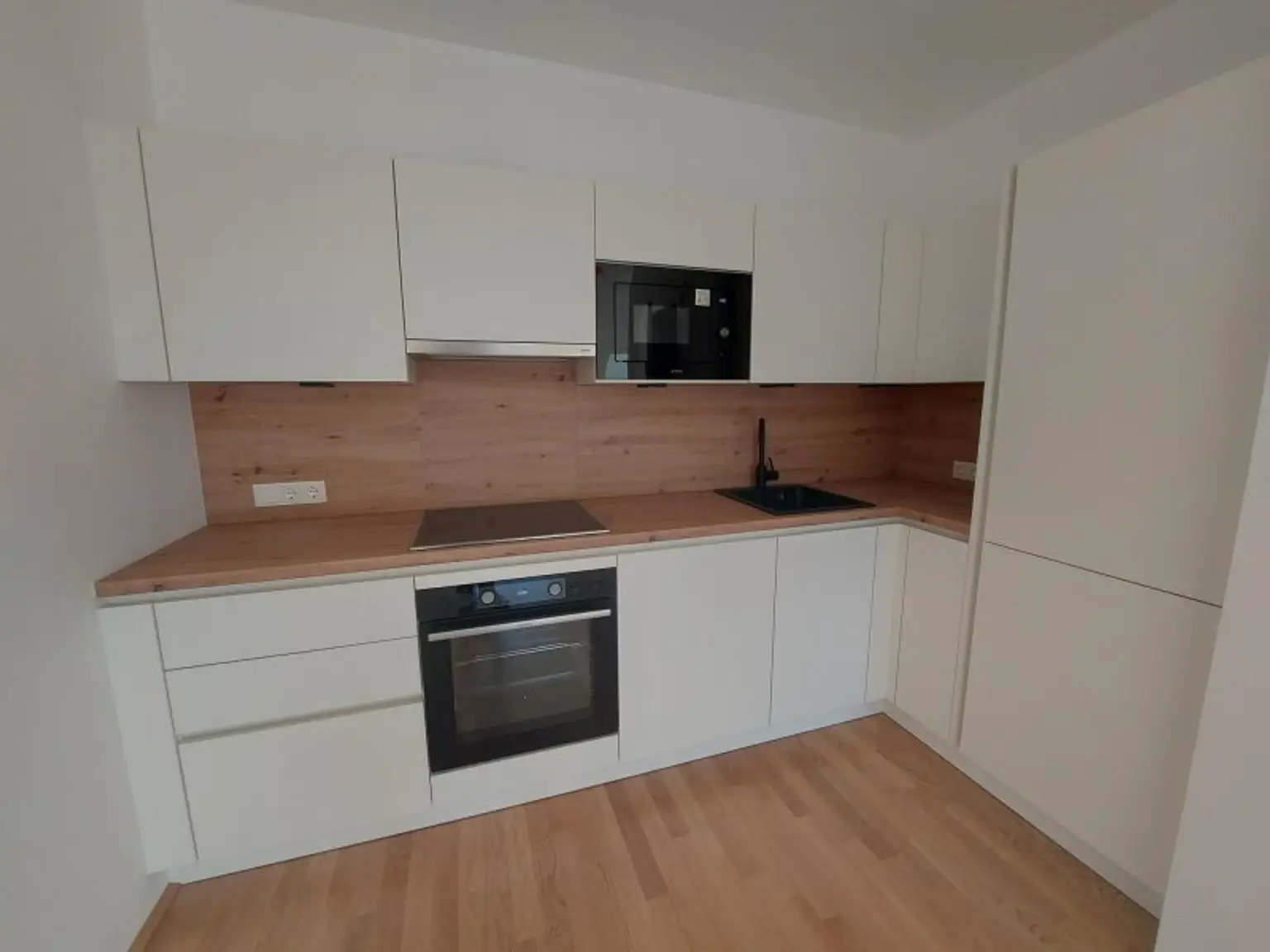 3-Zimmer-Erdgeschoßwohnung mit Terrasse und Tiefgaragenstellplatz (Top 02)