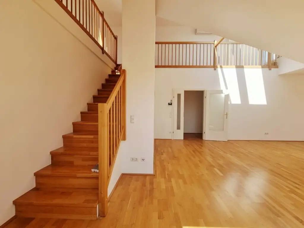 Lichtdurchflutete Maisonette mit Dachterrasse & Klimaanlage – wohnen zwischen Landhausviertel & Promenade