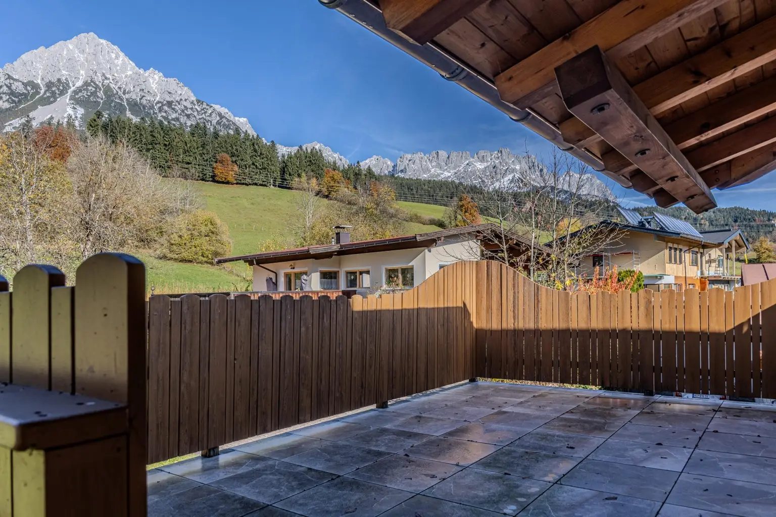 Blick von der Terrasse auf den Wilden Kaiser
