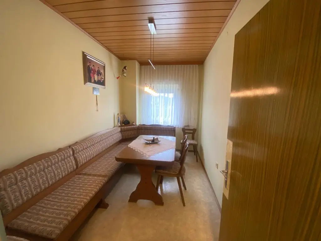 Wohnen & Wertanlage - Einfamilienhaus mit großem Garten/Baugrund in Olbendorf