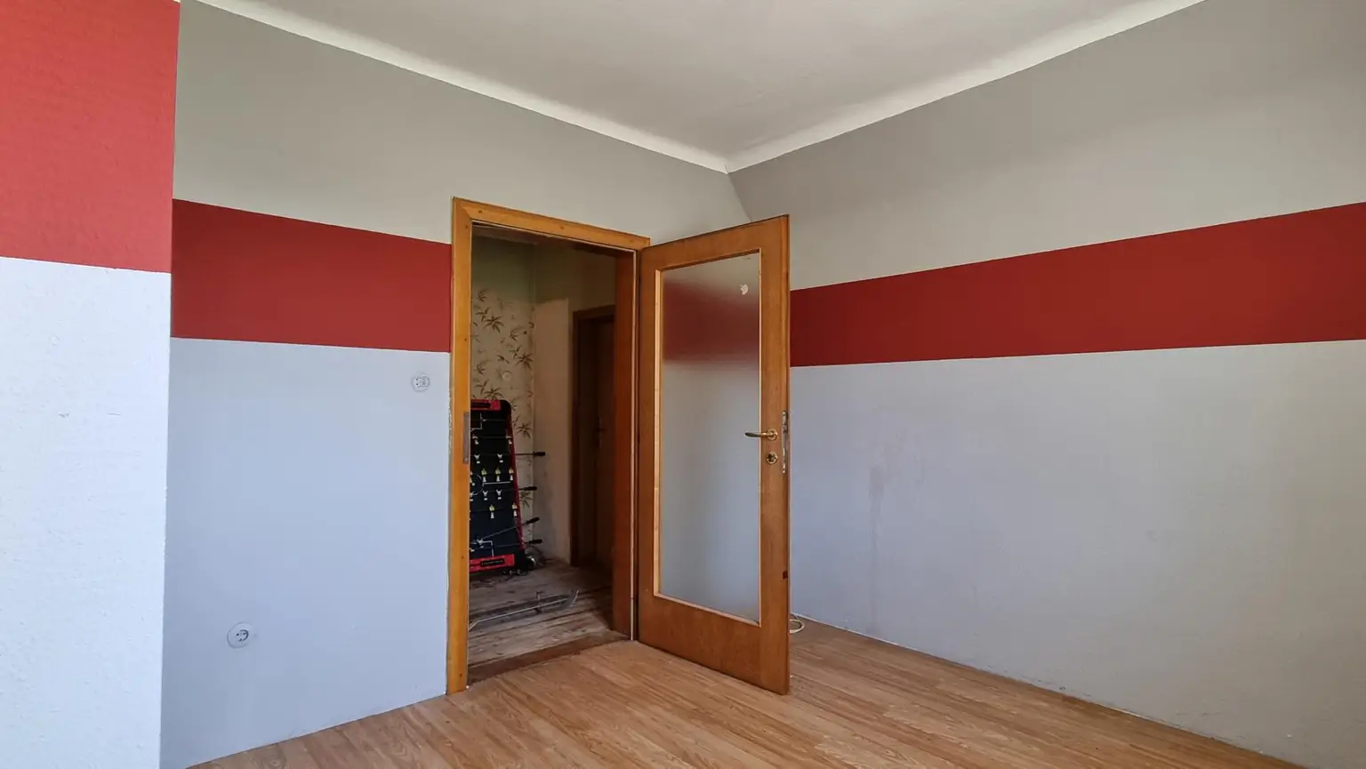 Attraktives Entwicklungsgrundstück mit Bestandshaus – Bauklasse II–III