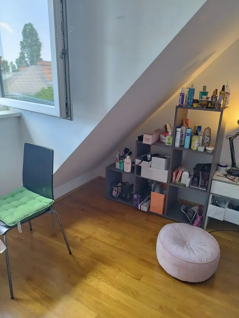 Ein WG-Zimmer in der Lorystraße wartet auf DICH!
