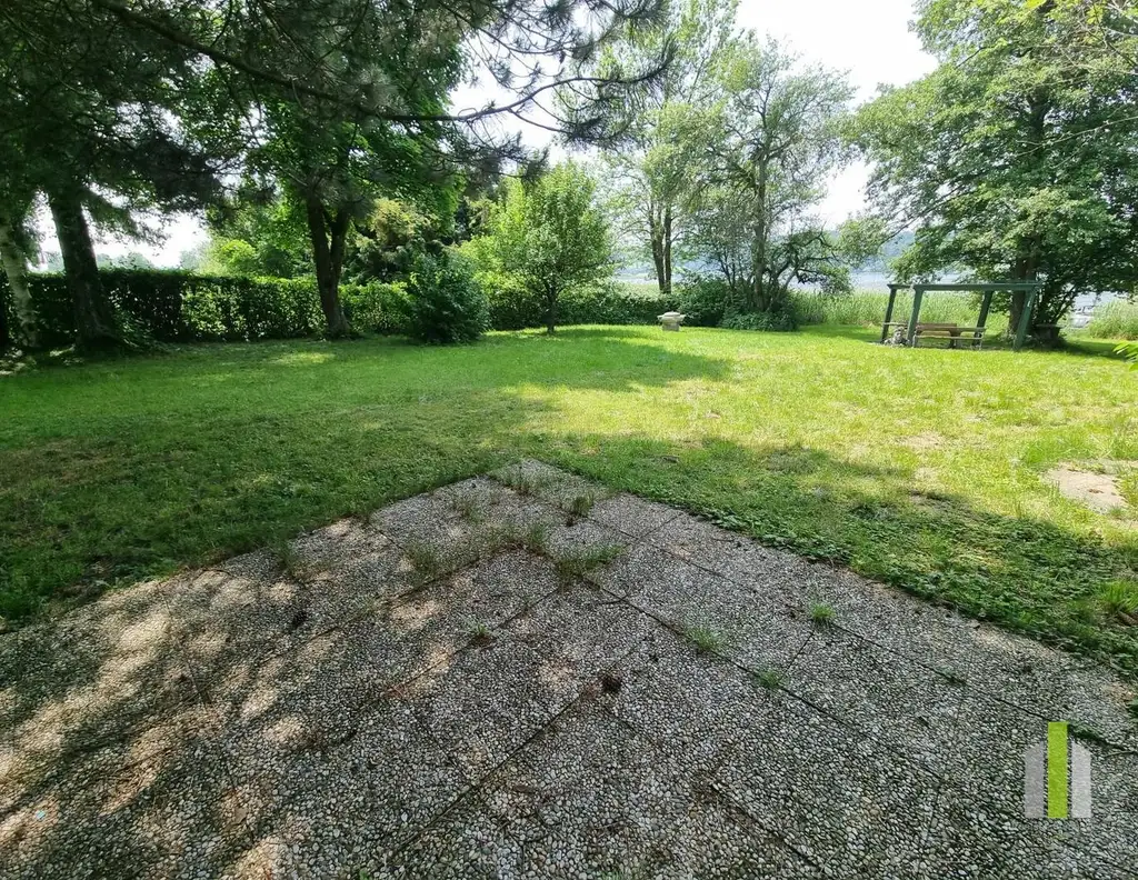 Seegrundstück mit Steg, Boje & Weinfass-Schlafplatz - direkt am Obertrumer See!