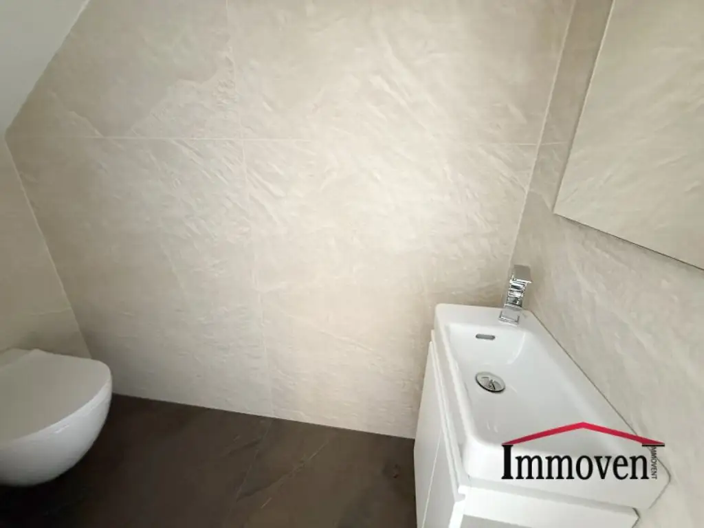 ERSTBEZUG - Hochwertige Dachgeschossmaisonette mit Balkon, Terrasse und Deckenkühlung in RUHELAGE!