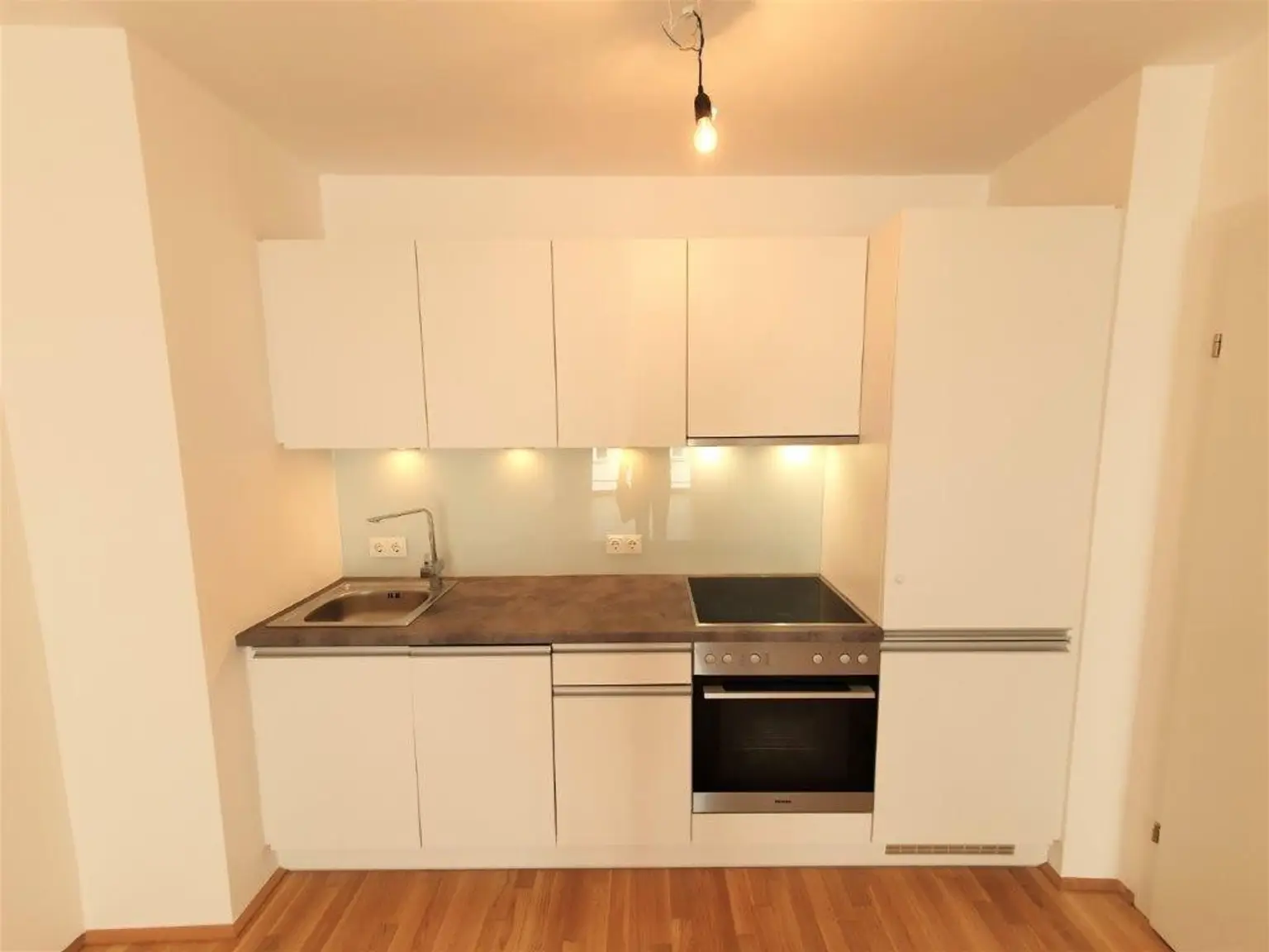 Helle Neubauwohnung, großzügige Aufteilung // Nähe U6!!