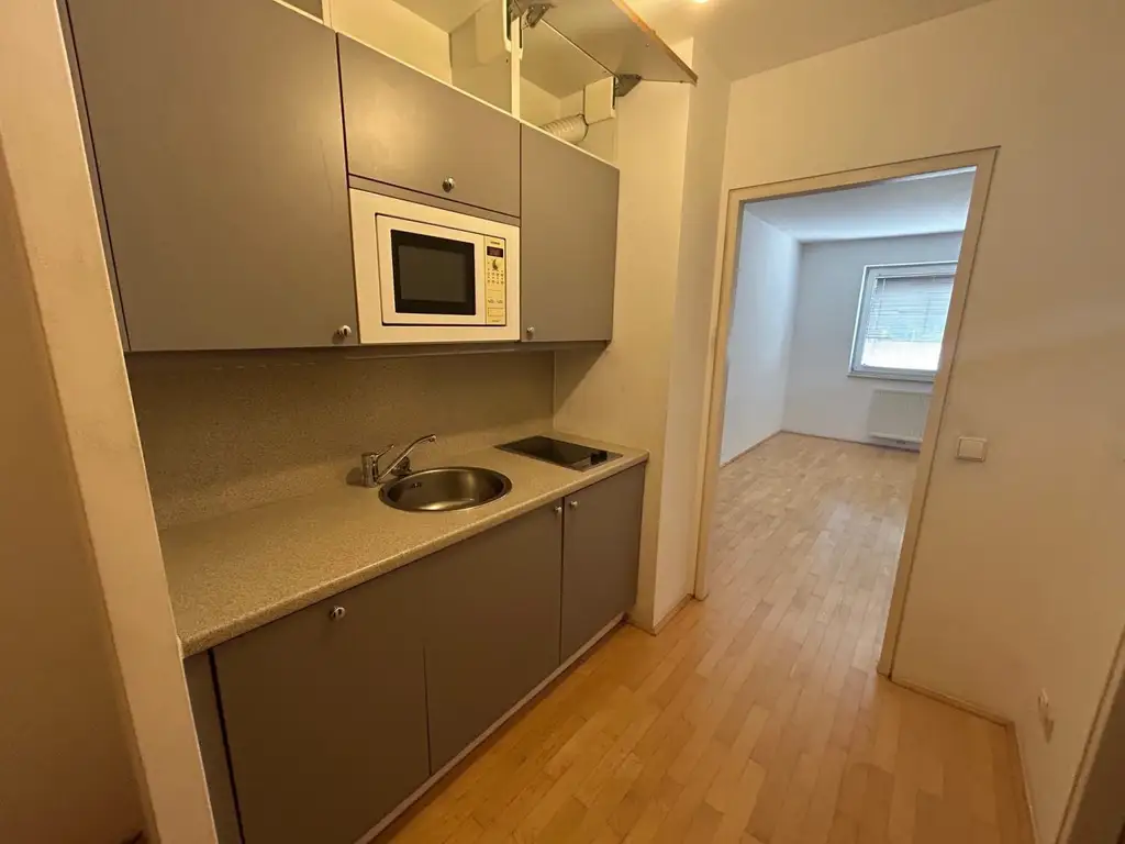 Charmante 1-Zimmer-Dachgeschosswohnung im 13. Bezirk!