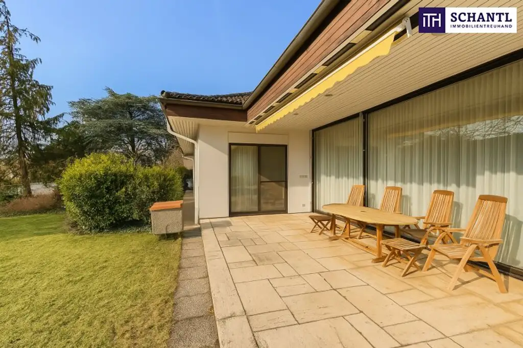 Traumhafter Bungalow mit Indoor-Pool, Weinkeller & großem Garten auf Eigengrund