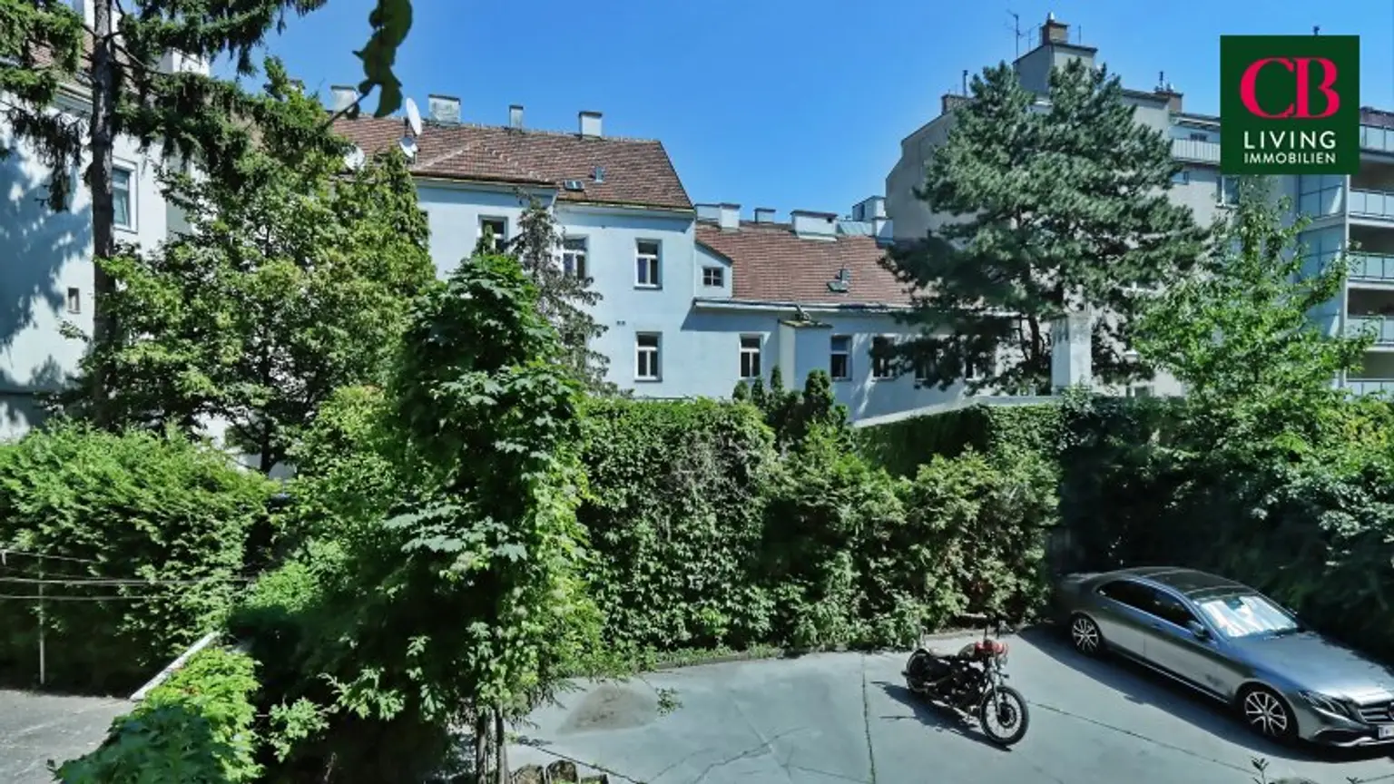 Schöne 3- Zimmer Wohnung in Ruhelage mit gepflegtem, üppig begrüntem Innenhof!