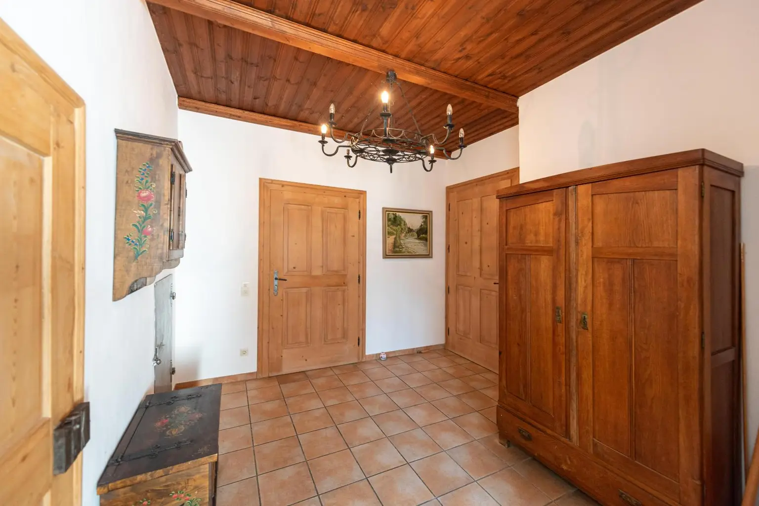 Zwei besondere Wohnungen in historischem Gebäude - 178 m² und 49 m² im Zentrum von Scharnstein mit schönem Ausblick und Garage!