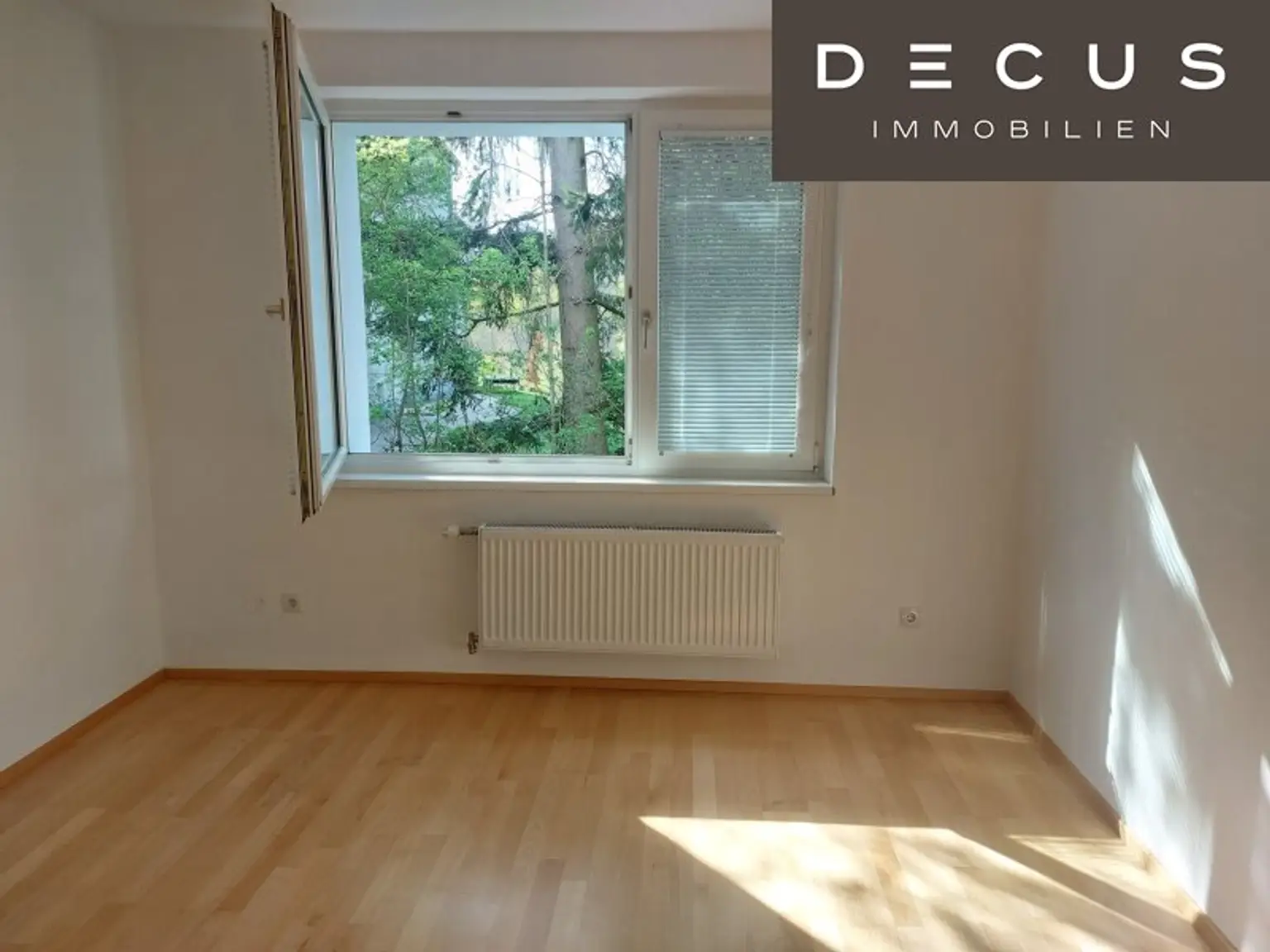 | TRAUMWOHNUNG MIT FLAIR FÜR GEHOBENE ANSPRÜCHE |  4-ZIMMER | HERRLICHER GRÜNRUHELAGE | STELLPLATZ| SOFORTBEZUG